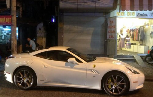 Những siêu xe "khủng" từng xuất hiện tại Hà Nội - 2