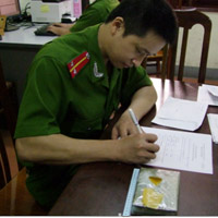 Pháp luật - Báo mất trăm triệu, lộ heroin trong két sắt