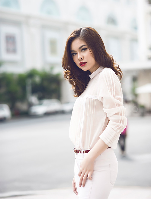 “Tình cũ Hà Dũng” kín đáo gợi cảm - 10