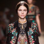 Xu hướng thời trang - Nữ danh ca xinh đẹp của Valentino