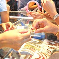 Tin tức trong ngày - Quảng Ninh: Đổ xăng tự thiêu tại tiệm vàng