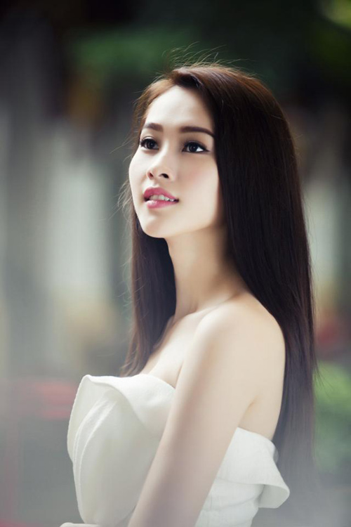 Thu Thảo khoe vai trần tinh khôi - 2