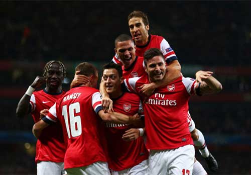 Mesut Oezil đã làm đổi đời Arsenal - 1