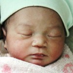 Truy tìm thân nhân bé sơ sinh bị chôn sống