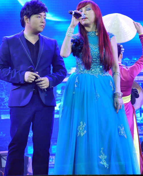 Phương Thanh nức nở bên Quang Lê - 2