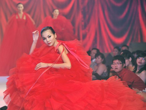 Catwalk Việt mất giá vì ý tưởng độc-hại! - 13