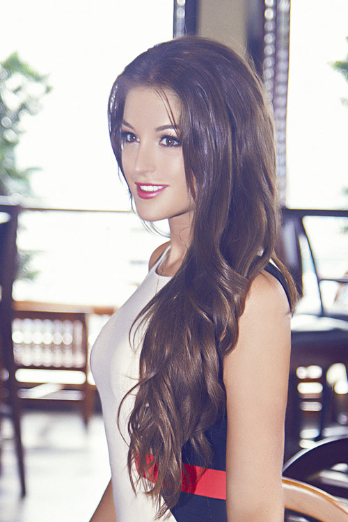 Miss Global gợi cảm trên phố Sài Gòn - 17