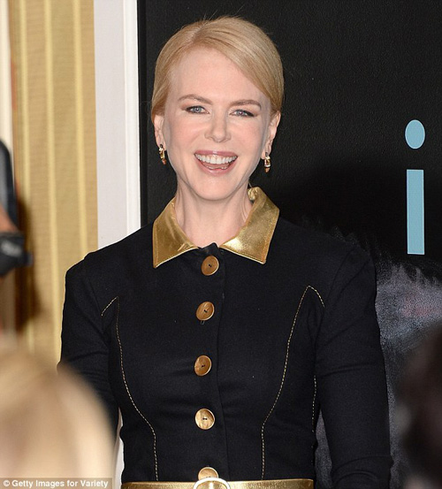 Nicole Kidman lộ mặt căng mọng vì botox - 5