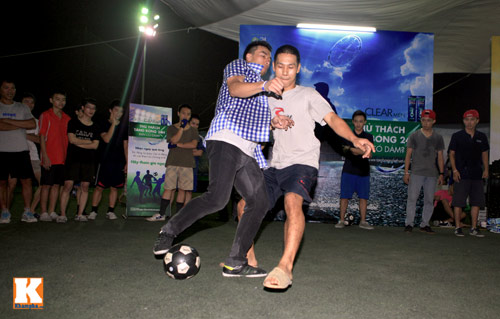 Trầm trồ với cao thủ “Thử thách tâng bóng” - 7