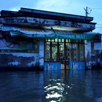 Tin tức trong ngày - Triều cường, mưa lớn "bủa vây" Sài Gòn