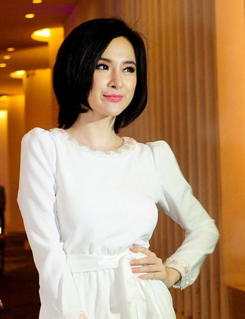 Son phấn quá tay, hot girl Việt bị chê già - 2