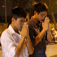 Tin tức trong ngày - Nhà Đại tướng mở cửa cho dân vào thắp hương