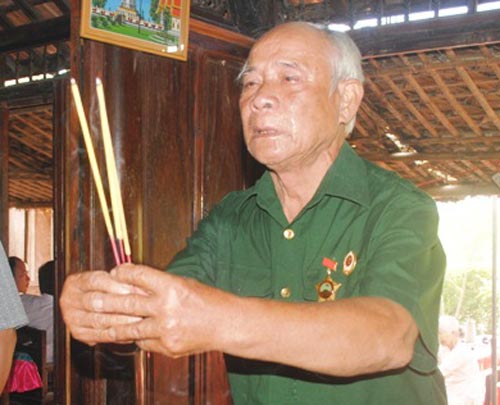 Người dân quê nhà đến tiễn biệt Đại tướng - 3