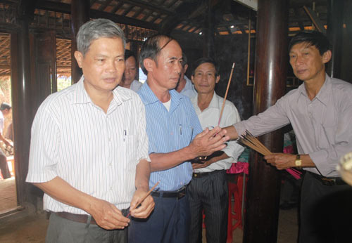 Người dân quê nhà đến tiễn biệt Đại tướng - 7