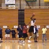 Thể thao - Michael Jordan bắt nạt học sinh cấp 3