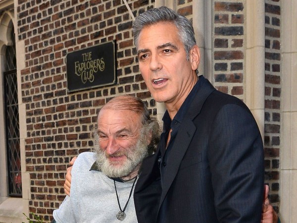 Người vô gia cư "thân" toàn sao cỡ bự - 3