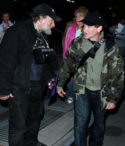 Người vô gia cư "thân" toàn sao cỡ bự - 7