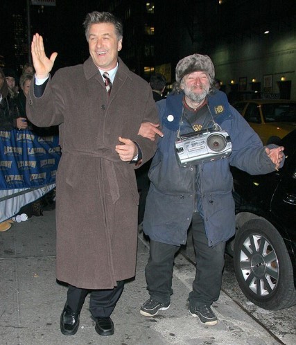 Người vô gia cư "thân" toàn sao cỡ bự - 11