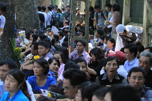 Dòng người chờ thông tầm viếng Đại tướng - 4