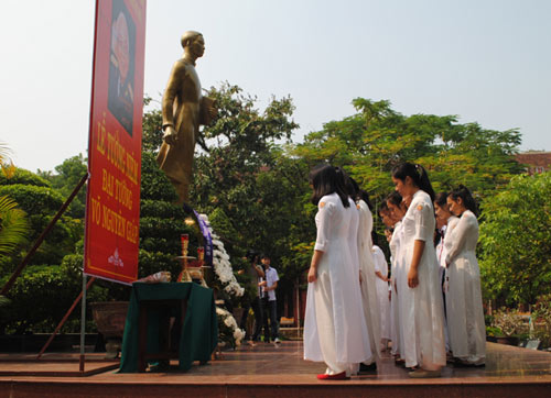 Xúc động lễ chào cờ ở trường cũ của Tướng Giáp - 6