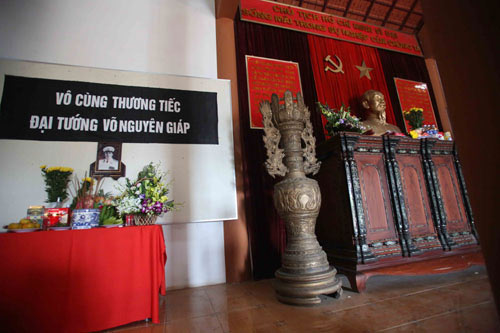 Lập ban thờ Đại tướng trên cứ điểm Điện Biên Phủ - 1