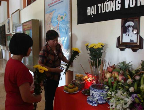 Lập ban thờ Đại tướng trên cứ điểm Điện Biên Phủ - 3