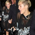 Xu hướng thời trang - &quot;Gái hư&quot; Miley Cyrus mặc váy trong suốt