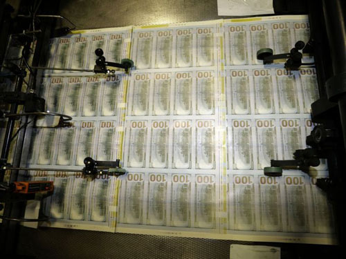 Tờ 100 USD mới lưu hành: Những điểm cần chú ý - 1