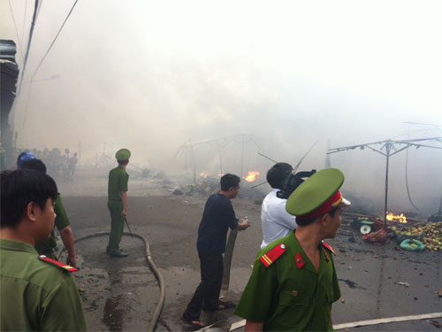 Tiền Giang: Cháy rụi chợ trái cây Thạnh Trị - 3