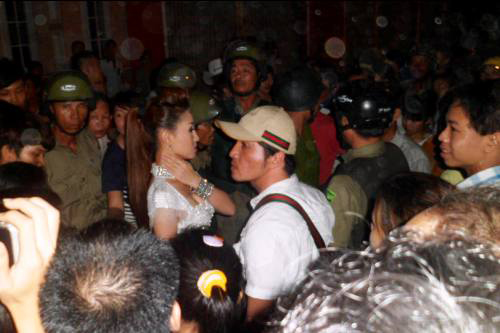 Bức xúc những show diễn lừa khán giả - 6