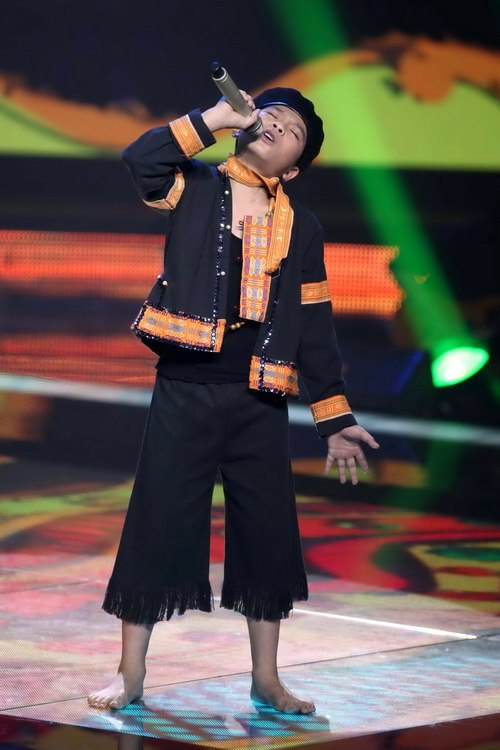 Chiếc khăn Piêu trẻ mãi với thời gian - 3