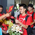 Bóng đá - U19 VN gây &quot;bão&quot; ở sân bay Tân Sơn Nhất