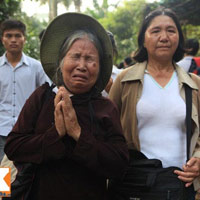 Khi nước mắt cùng rơi chung