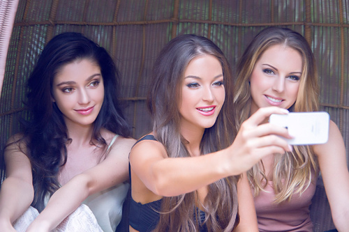 Á hậu Miss Global khoe nét thiên thần - 14