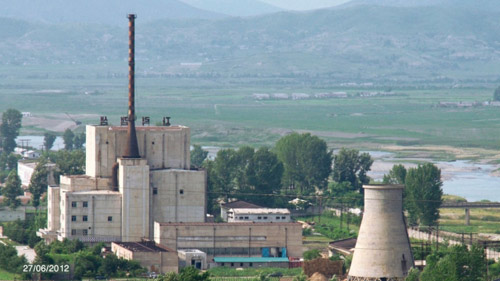 Triều Tiên tái khởi động lò phản ứng hạt nhân - 1
