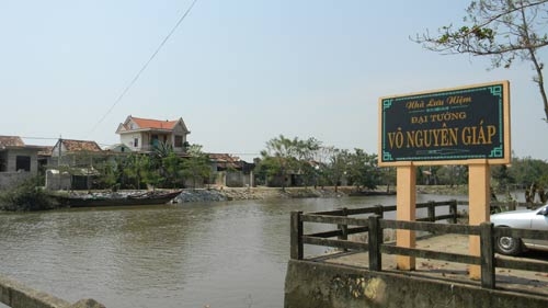 Người Quảng Bình nghiêng mình trước di ảnh Tướng Giáp - 11