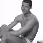 Bóng đá - Ronaldo quảng cáo đồ lót cho trẻ em