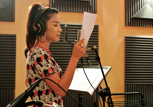 Diệp Lâm Anh nhí nhảnh trong phòng thu - 1