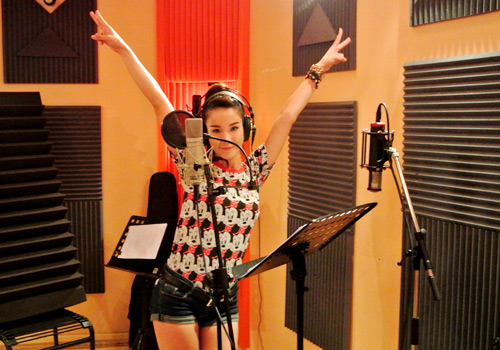 Diệp Lâm Anh nhí nhảnh trong phòng thu - 5