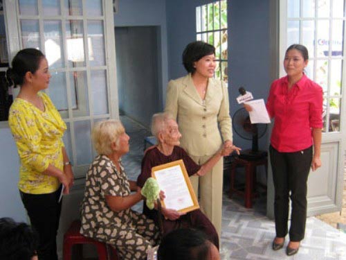 Bật khóc với những show truyền hình Việt - 8