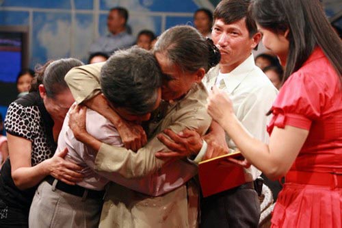 Bật khóc với những show truyền hình Việt - 4