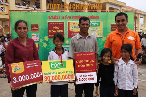 Bật khóc với những show truyền hình Việt - 2