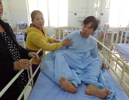 Thưởng thức “hơi thở của quỷ”, 4 người nhập viện - 1