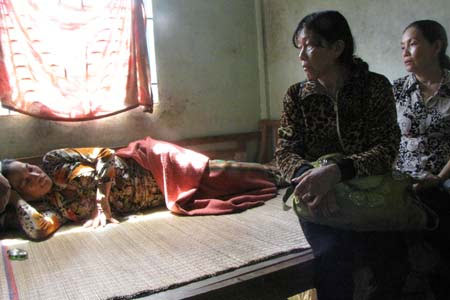 Bé bị "chôn sống": Không trách móc - 2