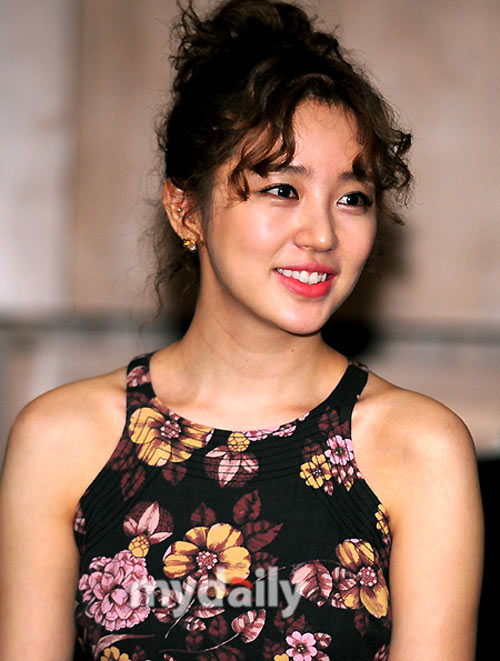 Yoon Eun Hye: Tôi áp lực vì phim hài - 3