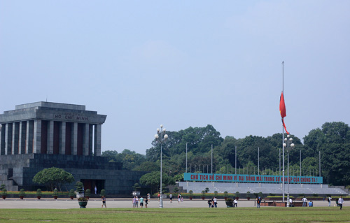 Chính thức treo cờ rủ để tang Đại tướng - 8