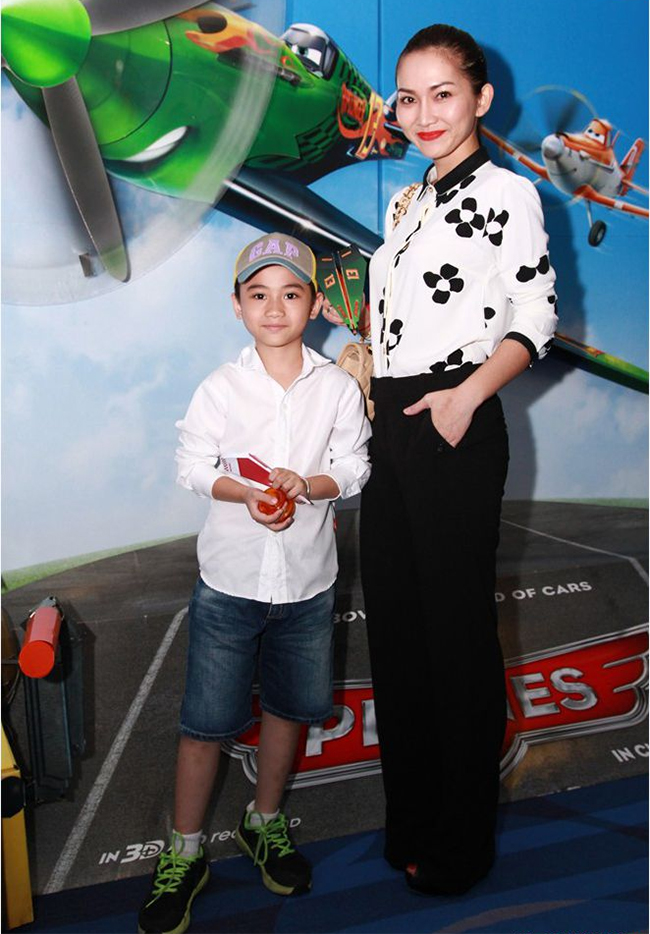 Kim Hiền cũng thường xuyên đưa con trai đi dự sự kiện cùng mình
