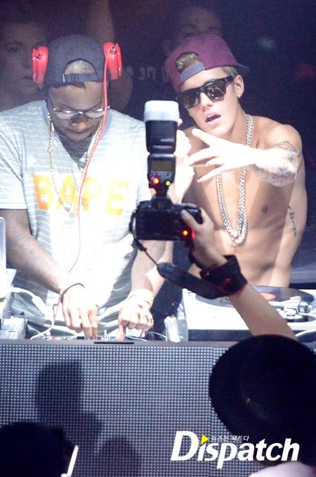 “Chộp” sao Hàn đi bar cùng Justin Bieber - 3