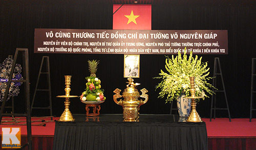 Người dân TPHCM làm lễ tưởng niệm Đại tướng - 9