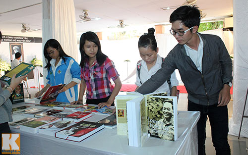 Người dân TPHCM làm lễ tưởng niệm Đại tướng - 6